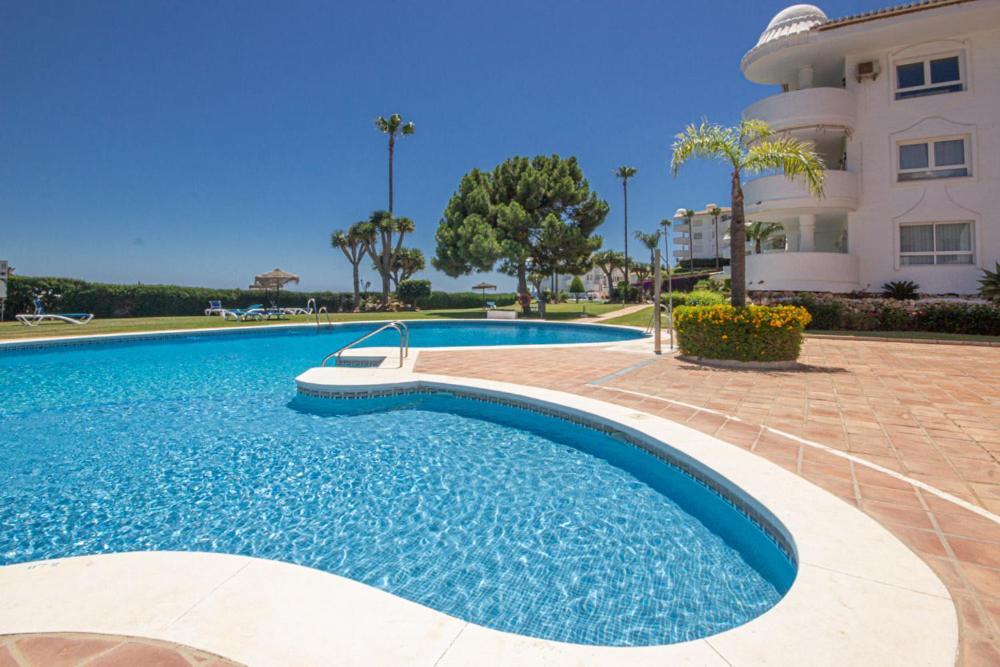 Wonderful 2 Bed Apartment With Stunning Sea Views Ситио-де-Калаонда Экстерьер фото