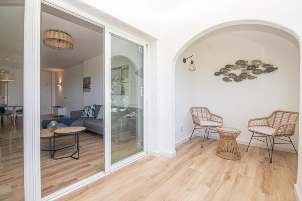 Wonderful 2 Bed Apartment With Stunning Sea Views Ситио-де-Калаонда Экстерьер фото