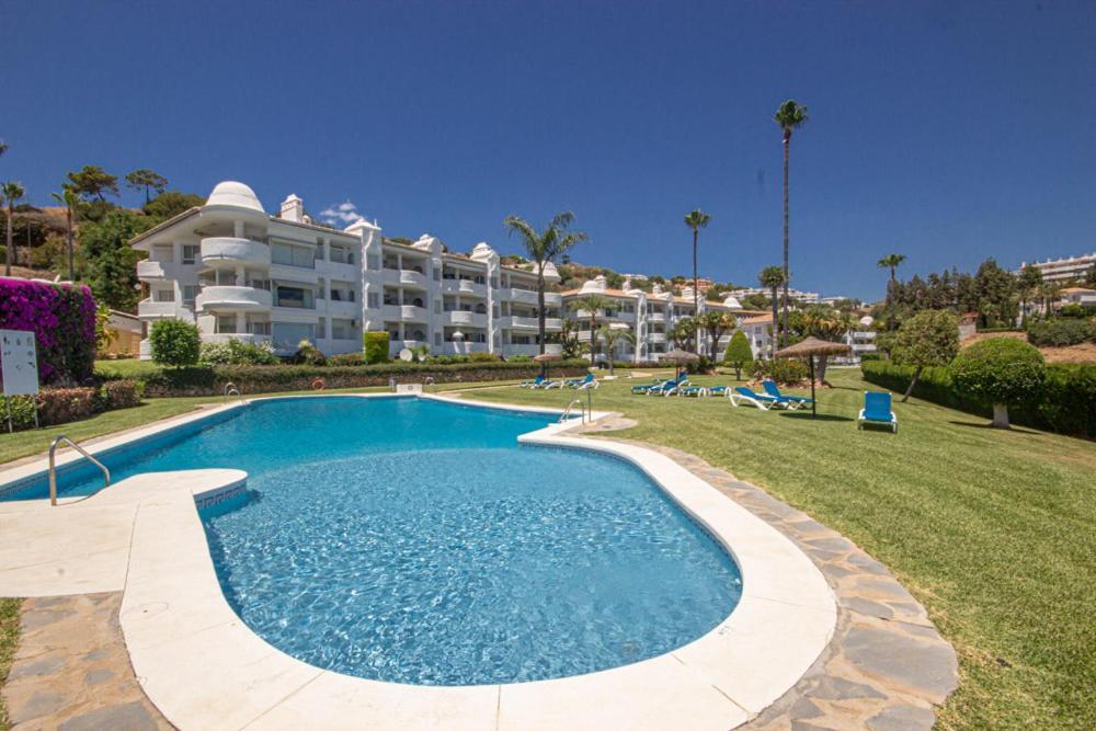 Wonderful 2 Bed Apartment With Stunning Sea Views Ситио-де-Калаонда Экстерьер фото