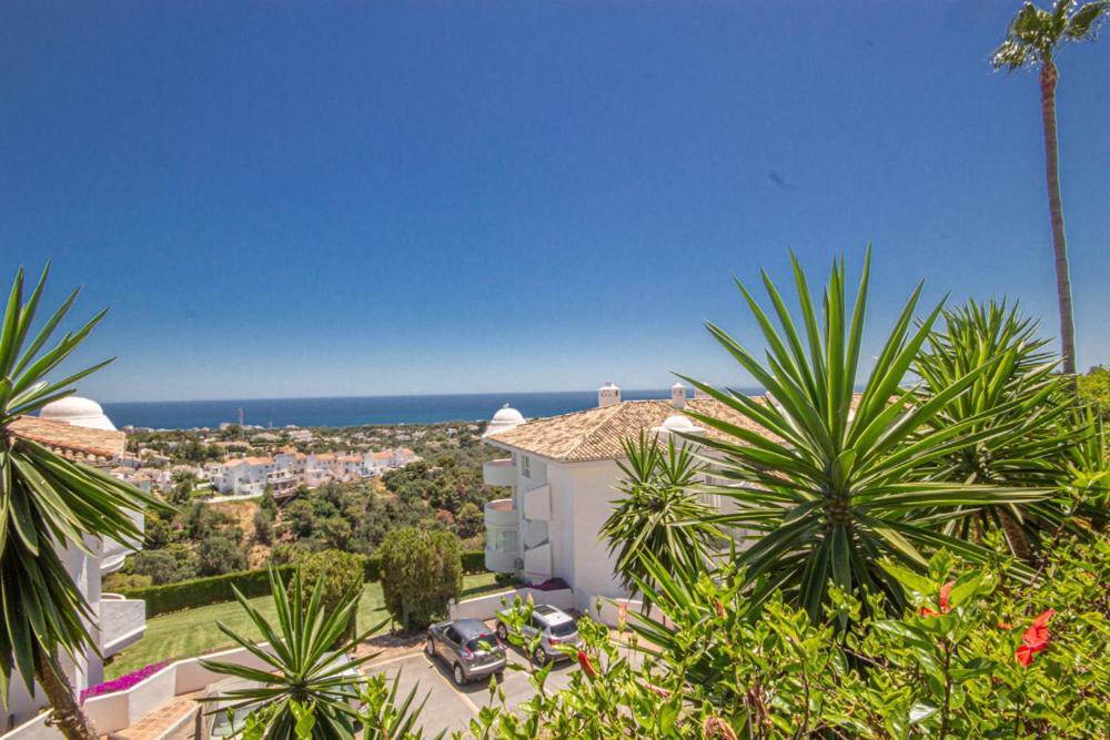 Wonderful 2 Bed Apartment With Stunning Sea Views Ситио-де-Калаонда Экстерьер фото