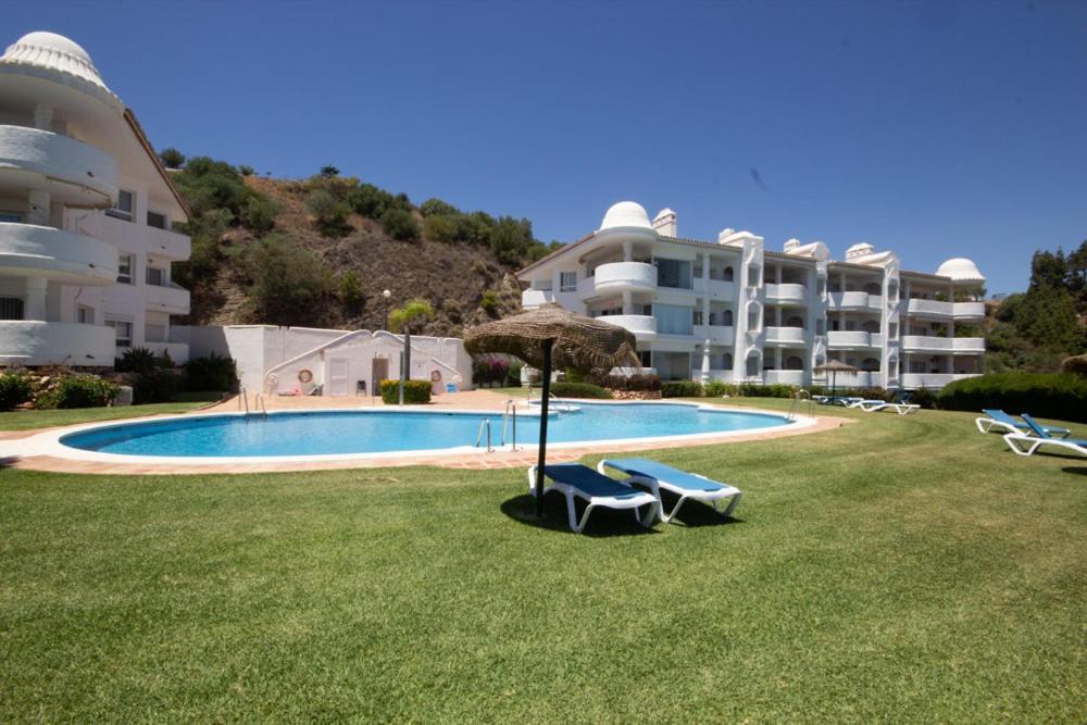 Wonderful 2 Bed Apartment With Stunning Sea Views Ситио-де-Калаонда Экстерьер фото