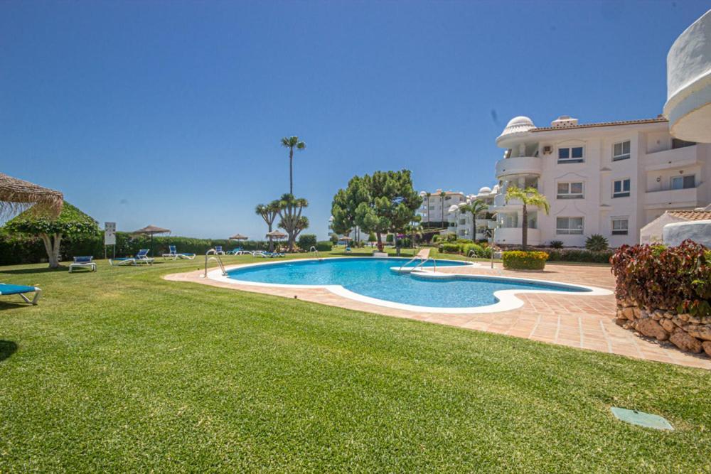 Wonderful 2 Bed Apartment With Stunning Sea Views Ситио-де-Калаонда Экстерьер фото