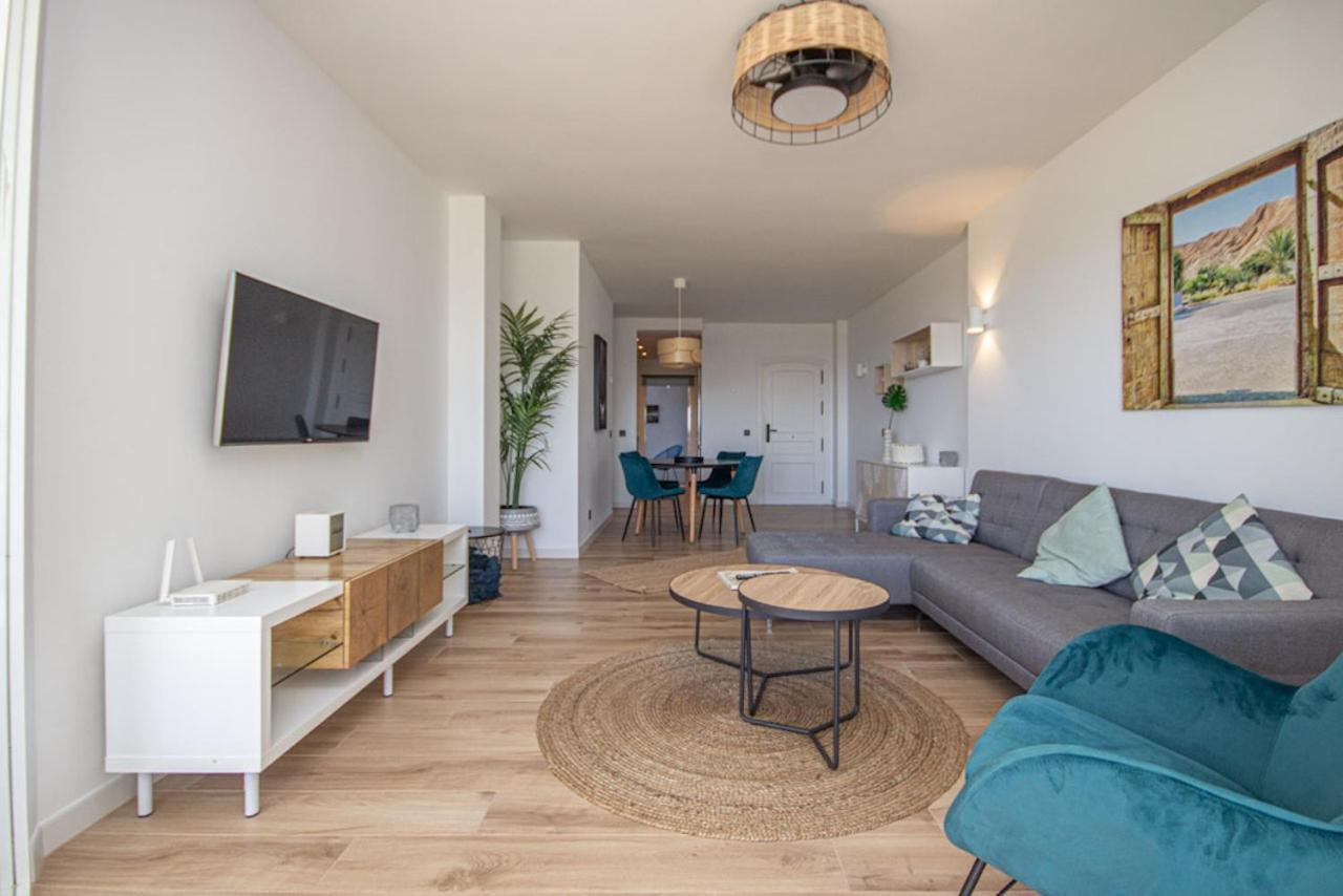 Wonderful 2 Bed Apartment With Stunning Sea Views Ситио-де-Калаонда Экстерьер фото